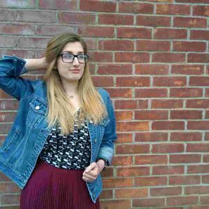 Meet your Posher, Abbey